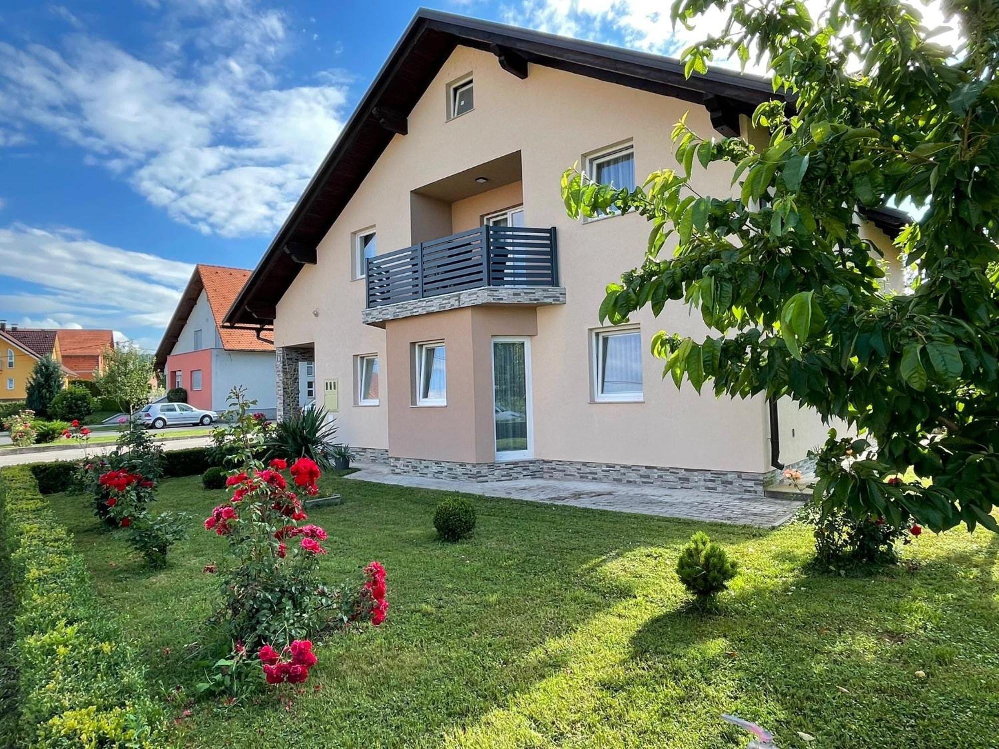 Apartman Nativis Otočac Esterno foto